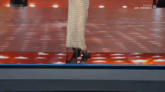 339e0548aad.gif