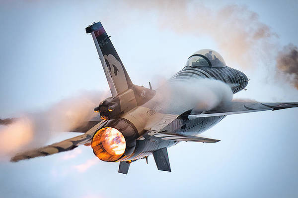 afterburner-piotr-wrobel.jpg