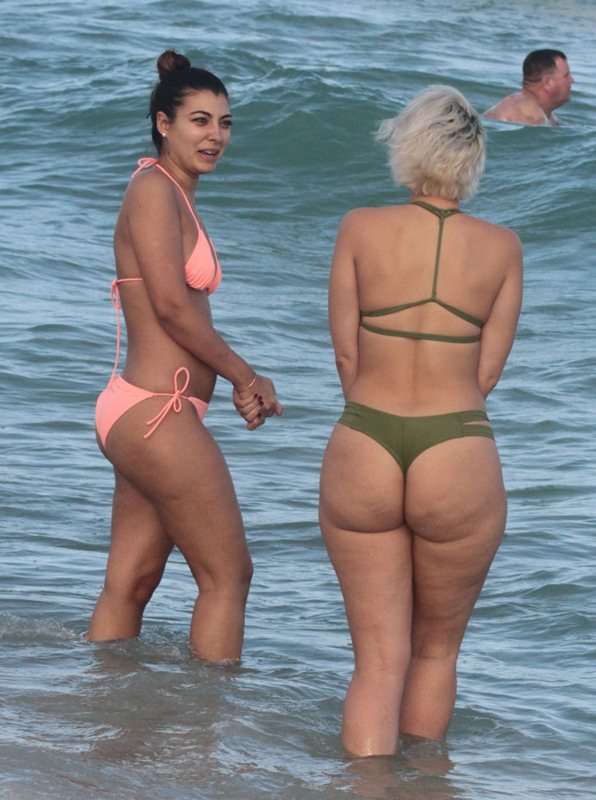DJ-YesJulz-Big-Butt-Green-Bikini-Miami-Beach-Kanoni-4.jpg