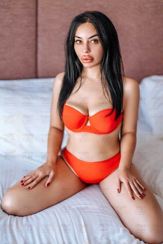 Viktoria8 (GlamourEscorts)  escort